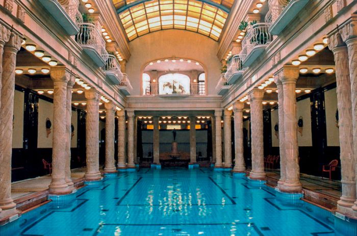 Gellert – самые большие купальни Европы Gellert – самые большие купальни Европы